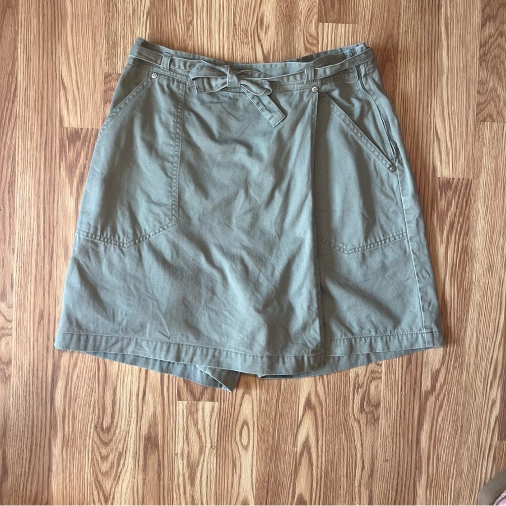 Bill Blass Olive Green Tie Front Skort